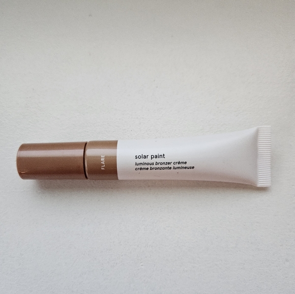 Glossier Solar Luminous Bronzer - Picture 5 of 6